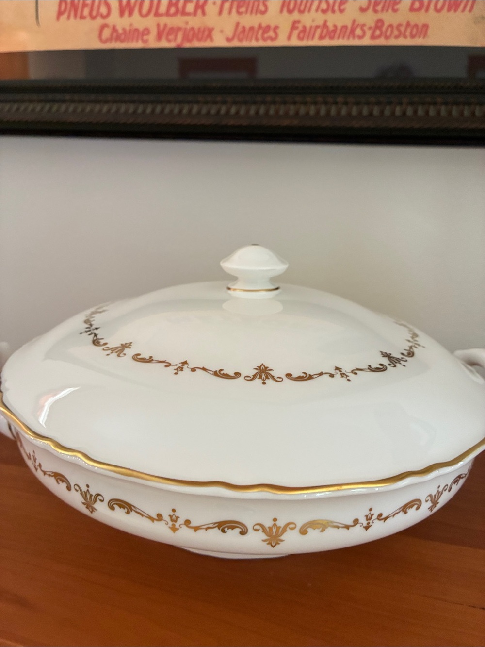 EUC, Royal Worcester White Porcelain Covered Serving Bowl with Gold Trim. 11”x5”